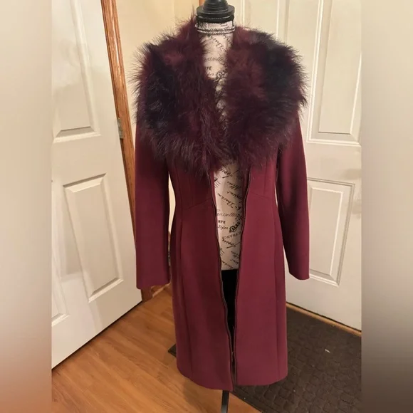 WHBM Elegant Burgundy Coat with Faux Fur REMOVEABLE Collar - Picture 14 of 17